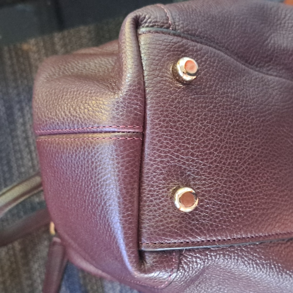 NEW COACH EDIE 31 Turnlock Burgundy, Oxblood Pebble Leather Shoulder - Picture 9 of 16